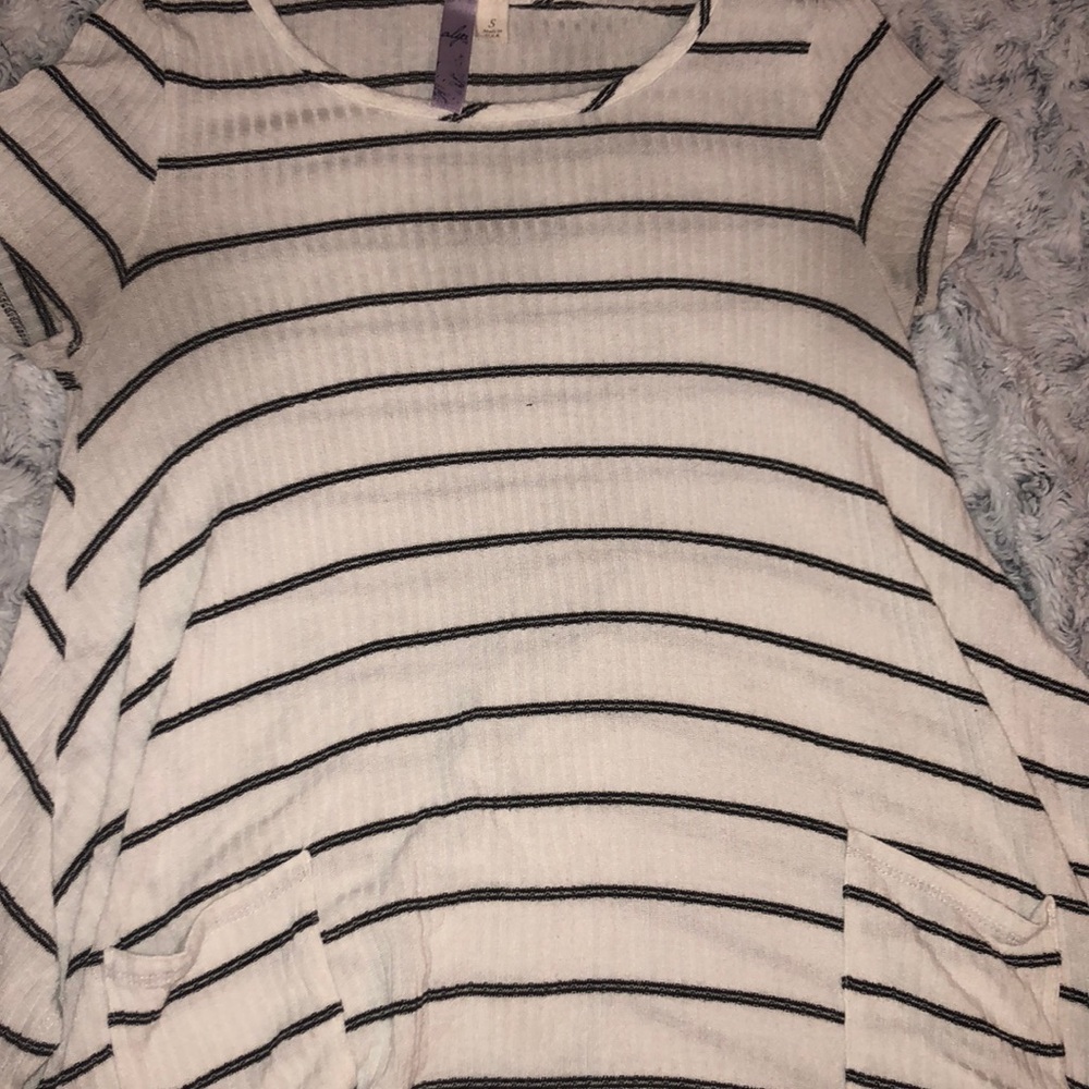 Striped tee with pockets
